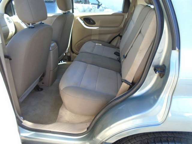 2006 Ford Escape XLS 4dr SUV w/Automatic